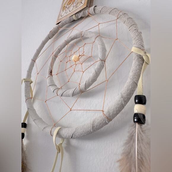 NWT Brown, Gray & Black Feathered Beaded Dreamcatcher - Picture 2 of 4